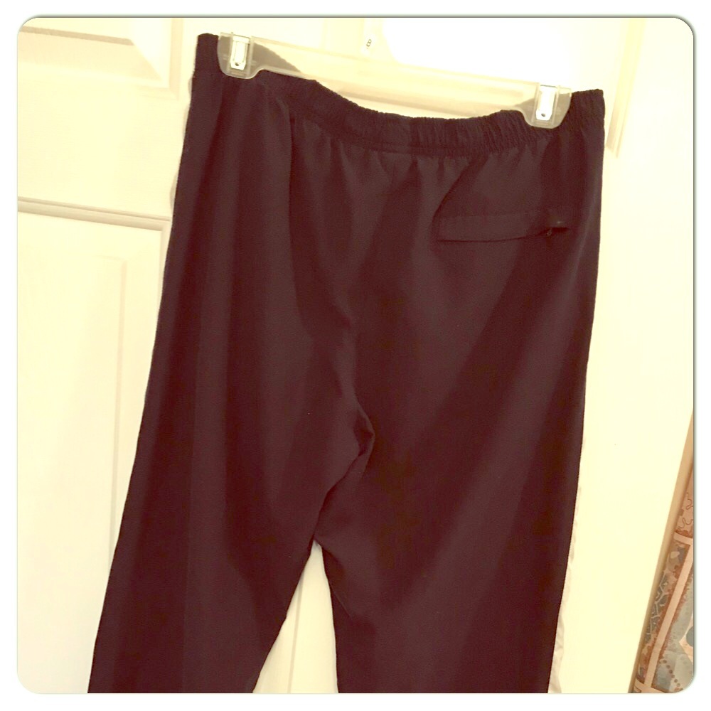 Nike✔️ Size M Athletic Pants⛹🏽♀️🩳 - Picture 7 of 8